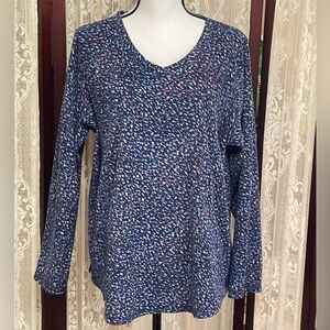 ST. JOHN’S BAY L/S ACTIVEWEAR TOP - SZ XL